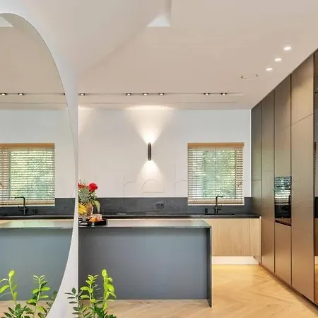Superb New Family House Апартаменты *