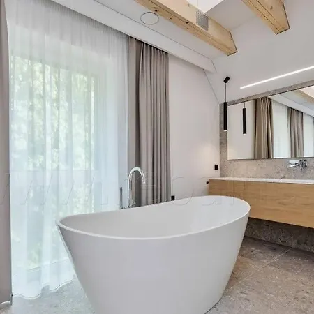Superb New Family House Butas